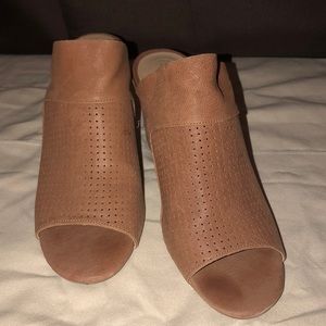 Adam Tucker by Me Too Mylee sandal 9.5 US